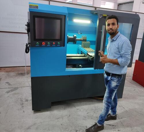 Laatste bedrijfscasus over Groot Denken — De Reis van een Indiase Werkplaats van Twee Machines naar Geplande Kettinguitbreiding