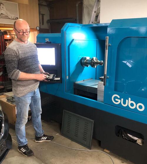 Laatste bedrijfscasus over Eén aankoop leidt tot een andere   Een Duitse wielreparatiewerkstad breidt uit met Gubot-apparatuur